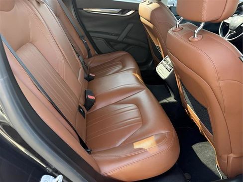 Used 2015 Maserati Ghibli RWD image 28
