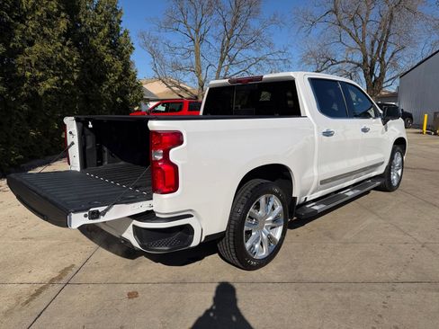 Used 2024 Chevrolet Silverado 1500 High Country w/ High Country Premium Package AWD/4WD image 34