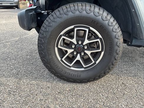 Used 2024 Jeep Wrangler Unlimited Rubicon AWD/4WD image 10