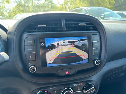 Used 2025 Kia Soul LX w/ LX Technology Package FWD image 22