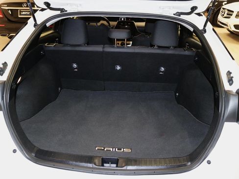 Used 2018 Toyota Prius Three image 74