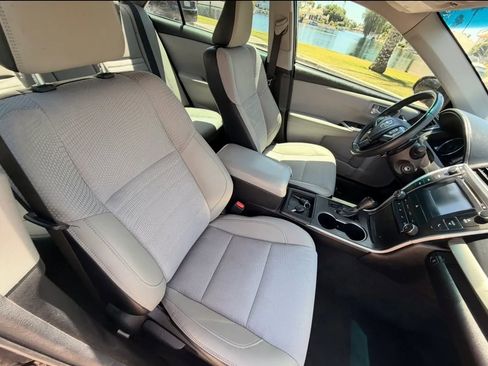 Used 2017 Toyota Camry SE FWD image 22