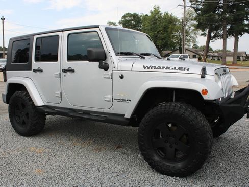 Used 2007 Jeep Wrangler Unlimited Sahara w/ Dual Top Group image 5