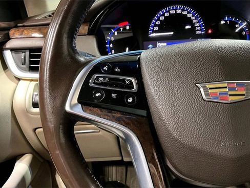 Used 2016 Cadillac XTS Luxury image 18