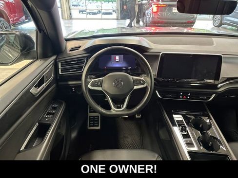 Used 2025 Volkswagen Atlas Cross Sport SEL R-Line AWD/4WD image 2
