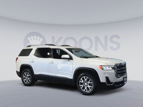 Used 2022 GMC Acadia SLT w/ Technology Package AWD/4WD image 2