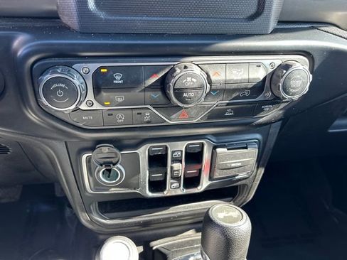 Used 2021 Jeep Wrangler Unlimited Sport image 24