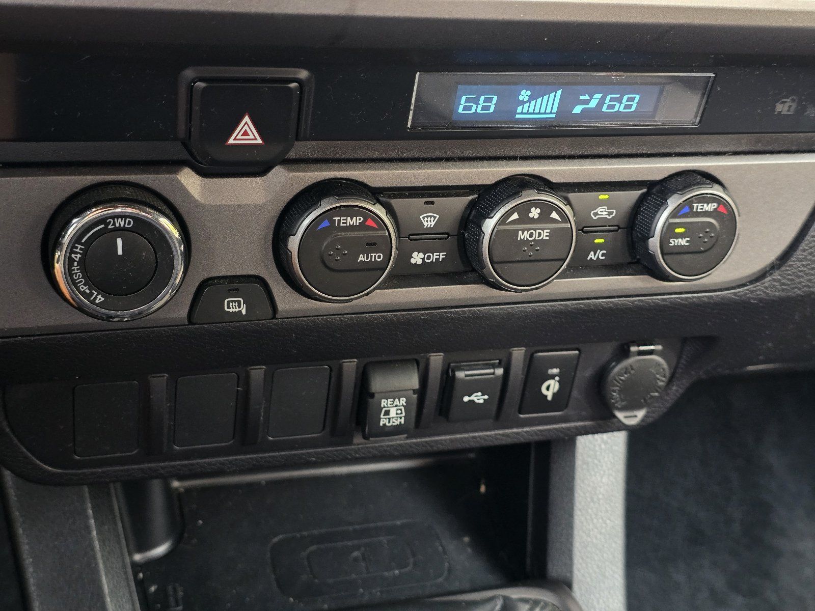 Used 2022 Toyota Tacoma TRD Off-Road AWD/4WD image 22