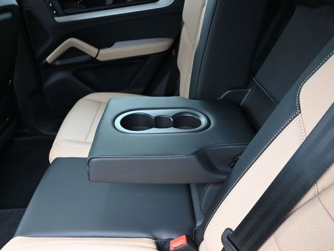 New 2025 Porsche Cayenne image 18