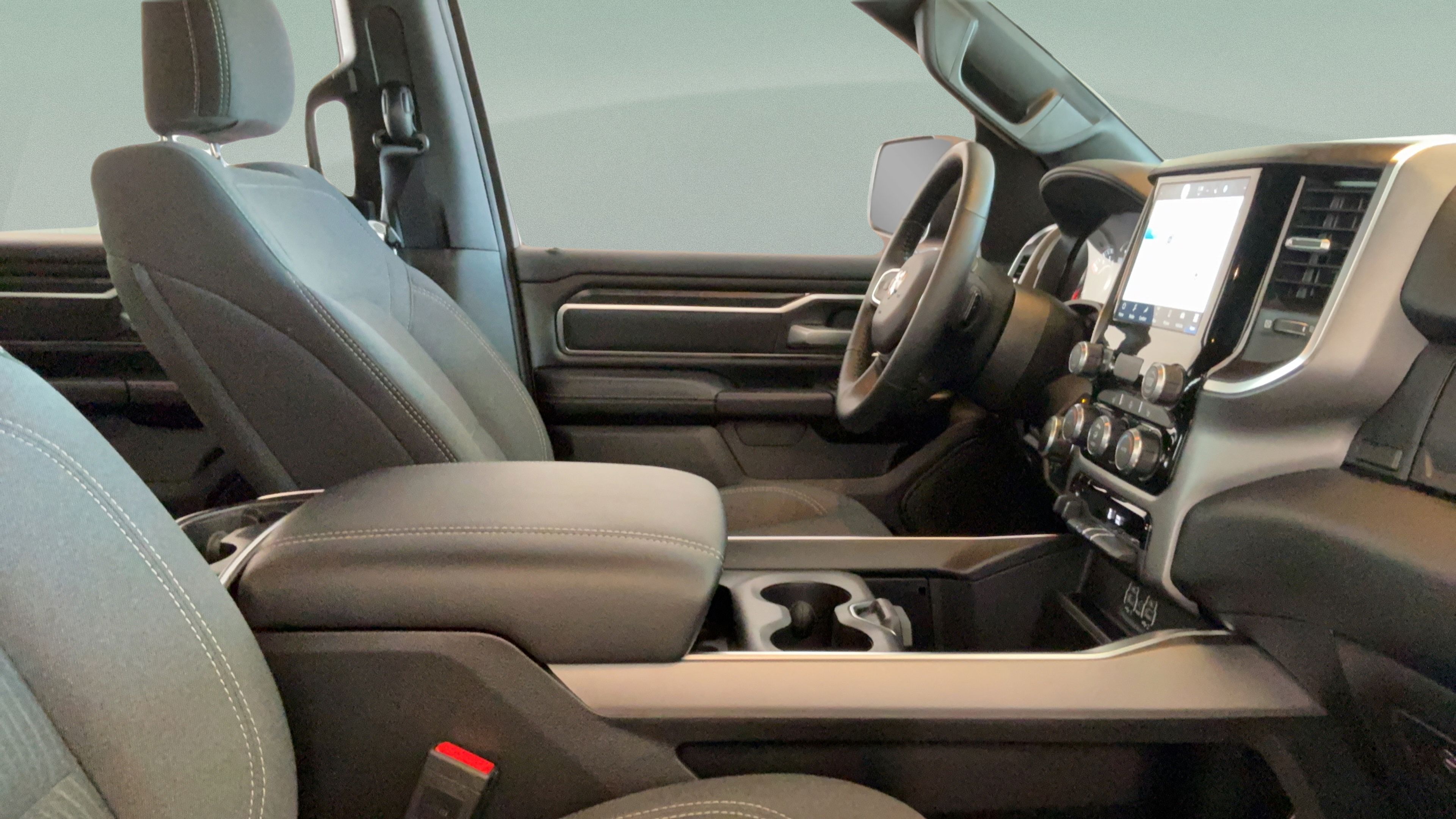 Used 2024 RAM 1500 Big Horn AWD/4WD image 38