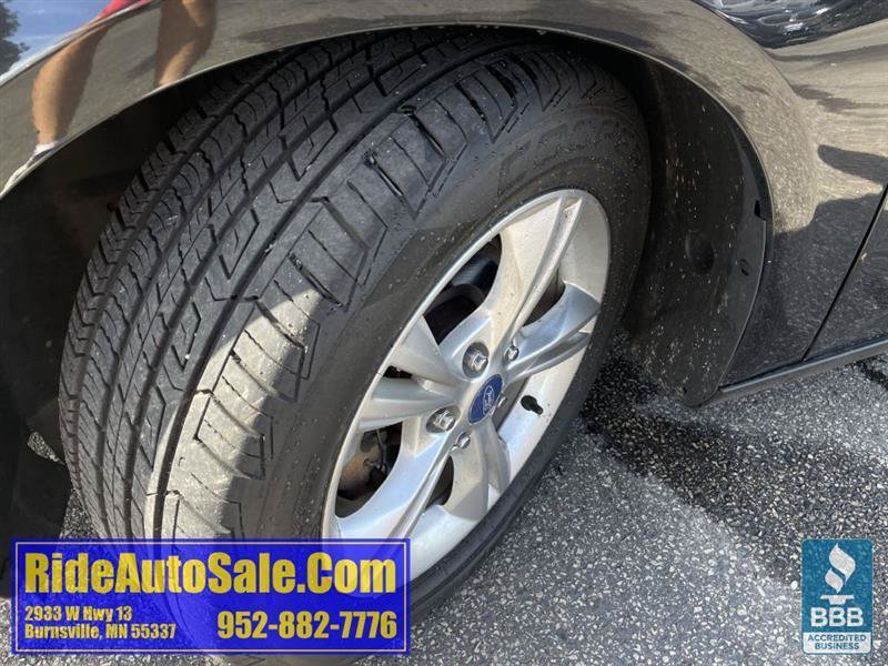 Used 2014 Ford Focus SE w/ SE Winter Package FWD image 24