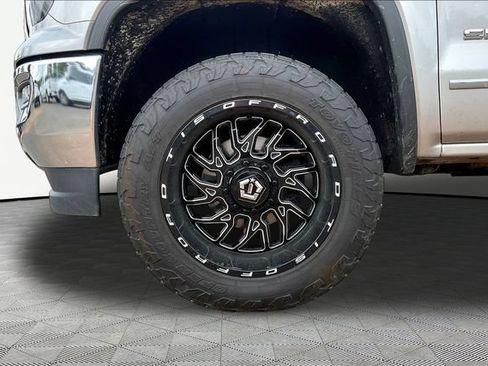 Used 2018 GMC Sierra 1500 SLT AWD/4WD image 22
