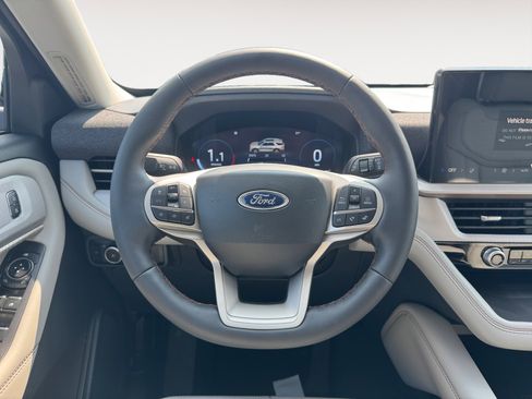 New 2025 Ford Explorer Active w/ Active Comfort Package image 15