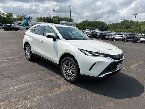 Used 2022 Toyota Venza XLE AWD/4WD image 14