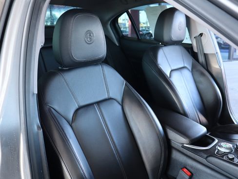 Used 2020 Alfa Romeo Giulia w/ Nero Edizione image 51