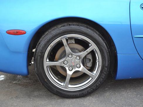 Used 2000 Chevrolet Corvette Convertible w/ Memory Pkg image 44