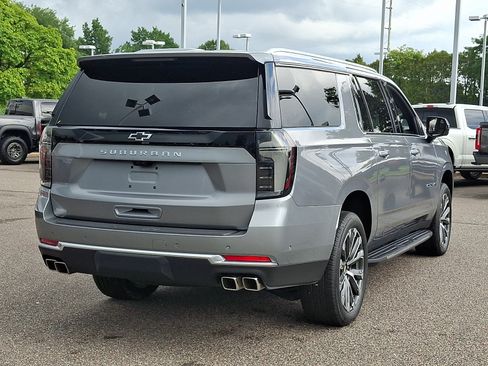 Used 2026 Chevrolet Suburban High Country w/ Sun And Tow Package AWD/4WD image 10