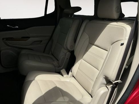 Used 2019 GMC Acadia Denali w/ Technology Package FWD image 14