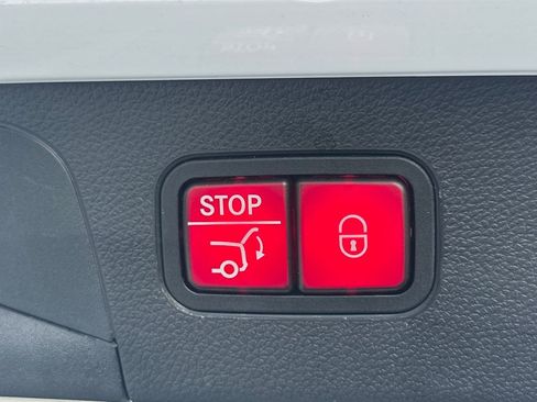 Used 2022 Mercedes-Benz GLC 300 image 30