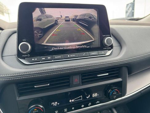 Used 2023 Nissan Rogue SV image 24