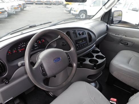 Used 2006 Ford E-250 and Econoline 250 image 15