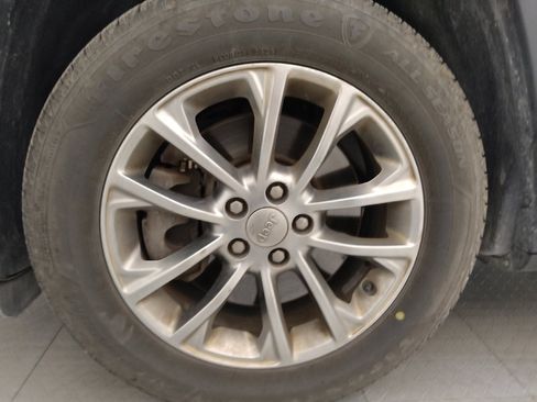 Used 2019 Jeep Cherokee Latitude Plus image 31