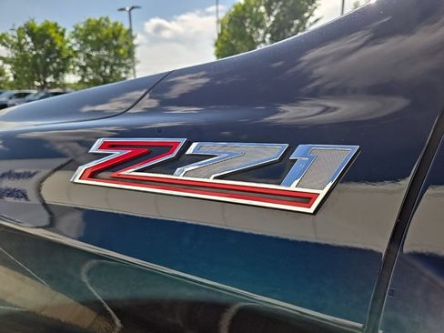 Used 2022 Chevrolet Tahoe Z71 w/ Z71 Off-Road Package AWD/4WD image 22