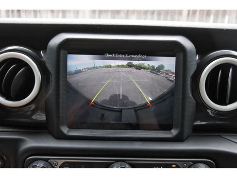 Used 2020 Jeep Wrangler Unlimited Sahara AWD/4WD image 26