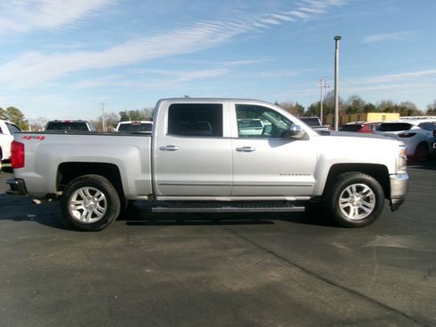 Used 2018 Chevrolet Silverado 1500 LTZ w/ LTZ Plus Package AWD/4WD image 5