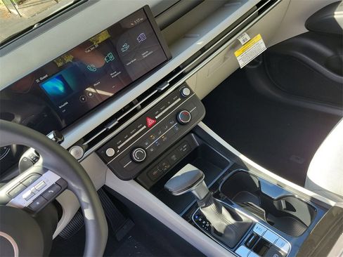 New 2026 Hyundai Tucson SE image 32