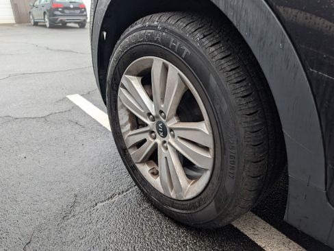 Used 2019 Kia Sportage LX image 12