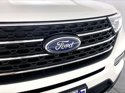 Used 2023 Ford Explorer XLT w/ Equipment Group 202A RWD image 31
