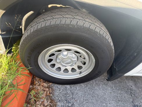 Used 2024 GMC Sierra 1500 Pro w/ Pro Value Package image 5