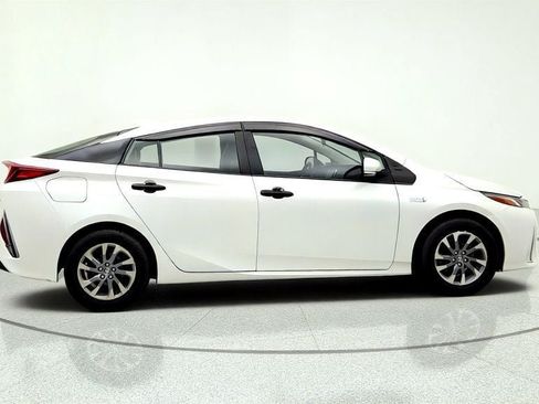 Used 2021 Toyota Prius Prime XLE w/ Carpet Mat Package (TMS) FWD image 4