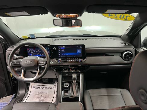 Used 2024 Chevrolet Colorado Z71 w/ Z71 Convenience Package 2 image 31