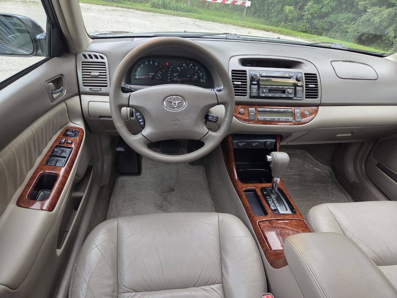 Used 2003 Toyota Camry XLE w/ XLE Premium Plus Pkg FWD image 13