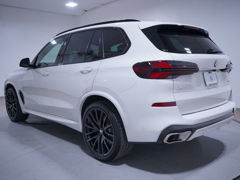 Used 2026 BMW X5 xDrive40i w/ M Sport Package AWD/4WD image 3