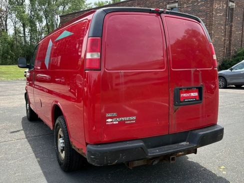 Used 2011 Chevrolet Express 2500 RWD image 7