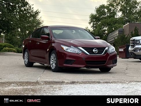 Used 2017 Nissan Altima 2.5 S w/ Power Driver Seat Package FWD image 1