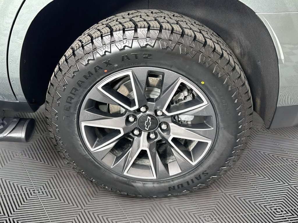 Used 2024 Chevrolet Tahoe Z71 AWD/4WD image 33