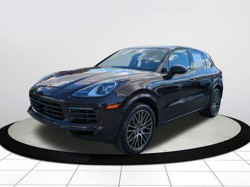 Used 2023 Porsche Cayenne Platinum Edition image 7