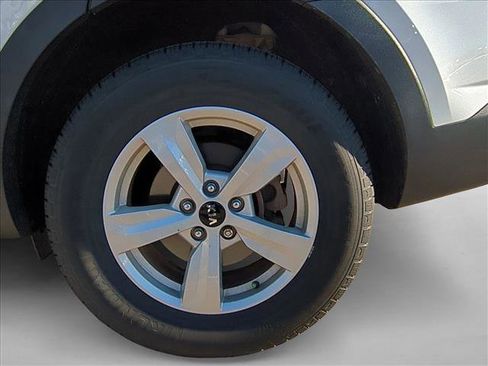 Used 2021 Kia Sorento LX image 14