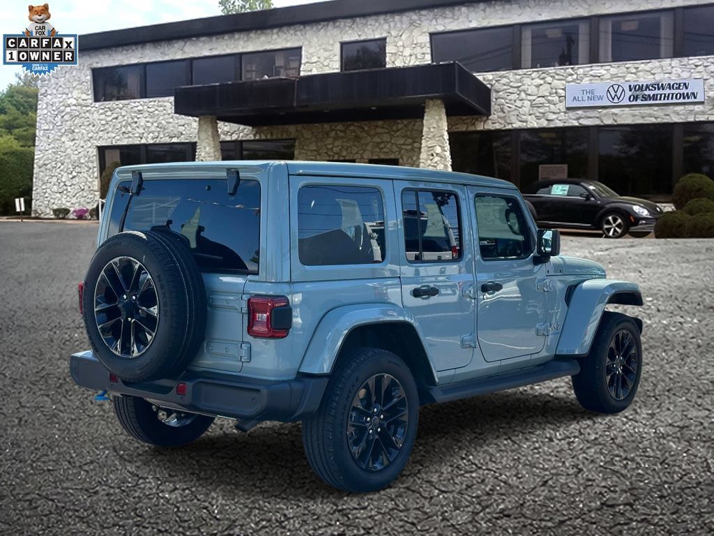 Used 2024 Jeep Wrangler Unlimited Sahara w/ Technology Group AWD/4WD image 5