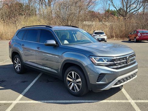 Used 2023 Volkswagen Atlas SE AWD/4WD image 3