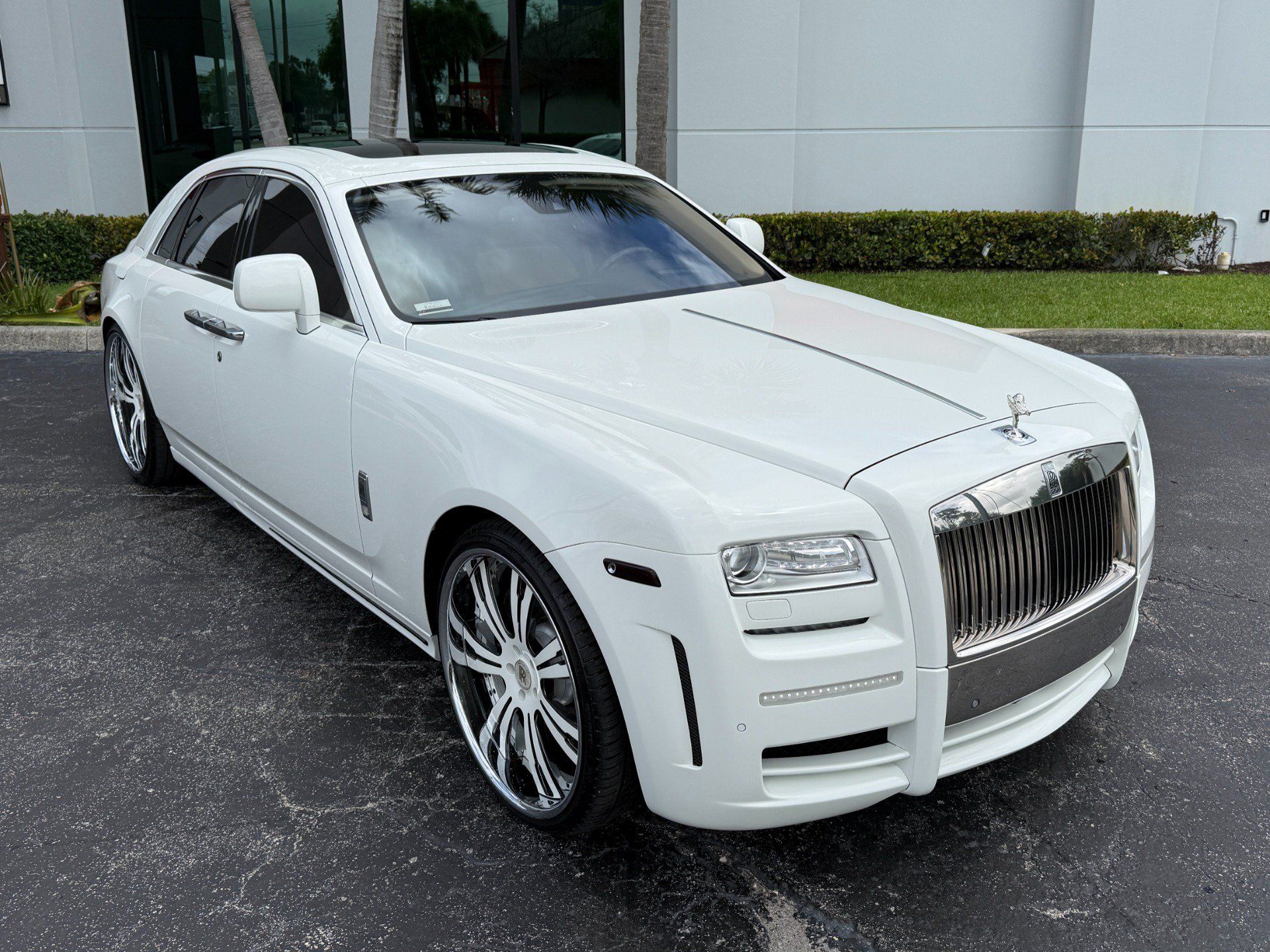 Used 2011 Rolls-Royce Ghost RWD image 5
