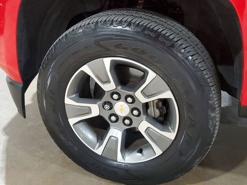 Used 2017 Chevrolet Colorado Z71 image 38