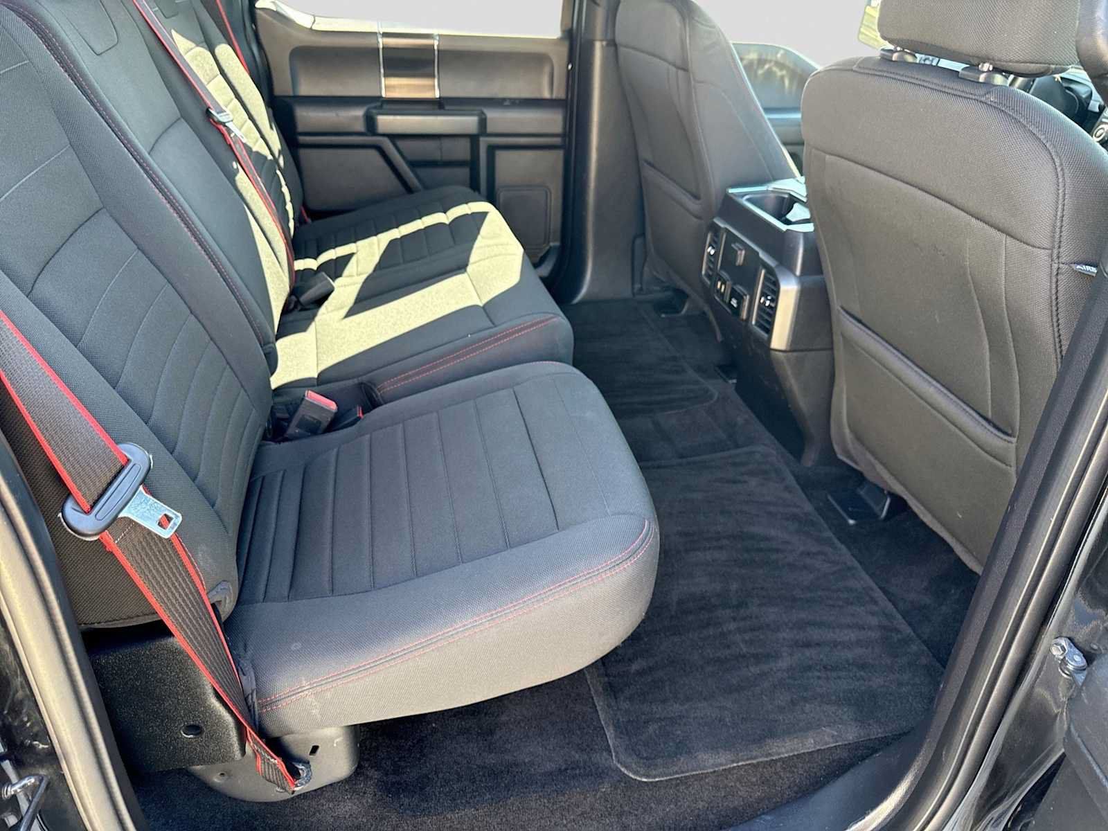Used 2018 Ford F150 XLT w/ Equipment Group 302A Luxury AWD/4WD image 19