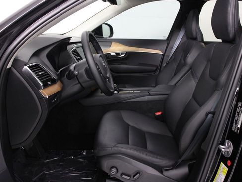 Certified 2024 Volvo XC90 T8 Plus w/ Protection Package Premier image 29