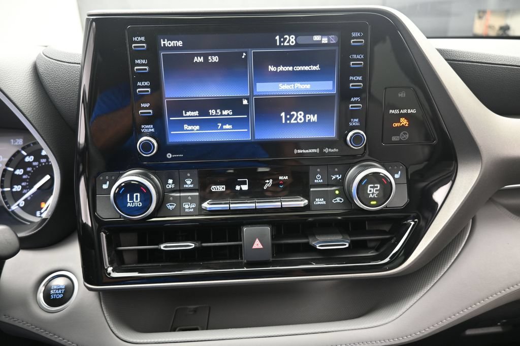 Used 2020 Toyota Highlander XLE FWD image 10