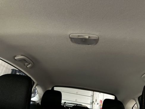 Used 2017 Subaru Crosstrek 2.0i Premium image 18